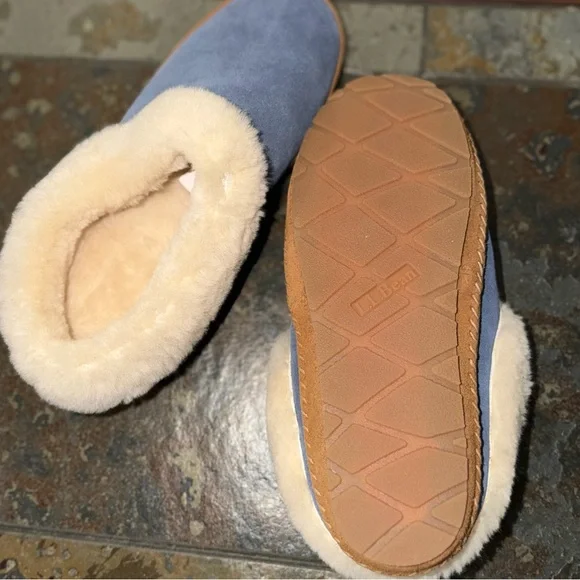 L.L. Bean Women’s Blue Suede Wicked Good Shearling Moccasin Slippers Size 9 - Picture 3 of 5